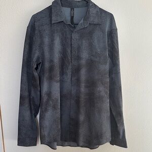 Lululemon Athletica Gray Patterned Shirt